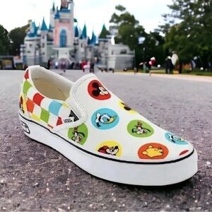 NWT Disney Vans M6 W7.5